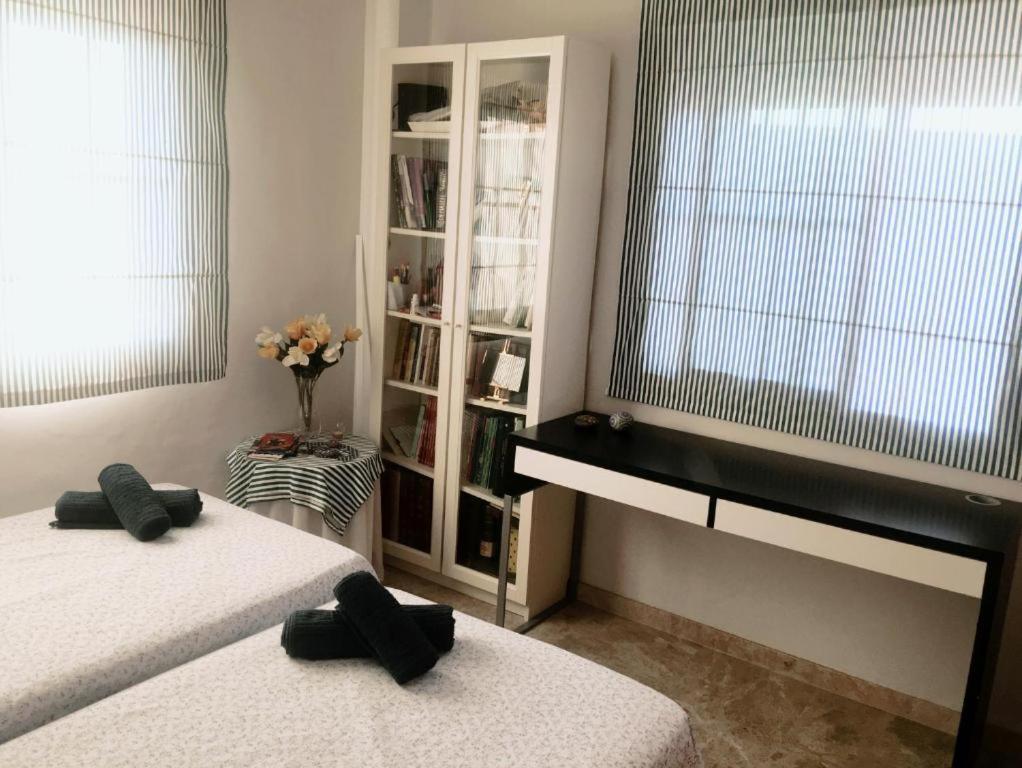 2 La Casa De Marilo Apartment Tomares Luaran gambar
