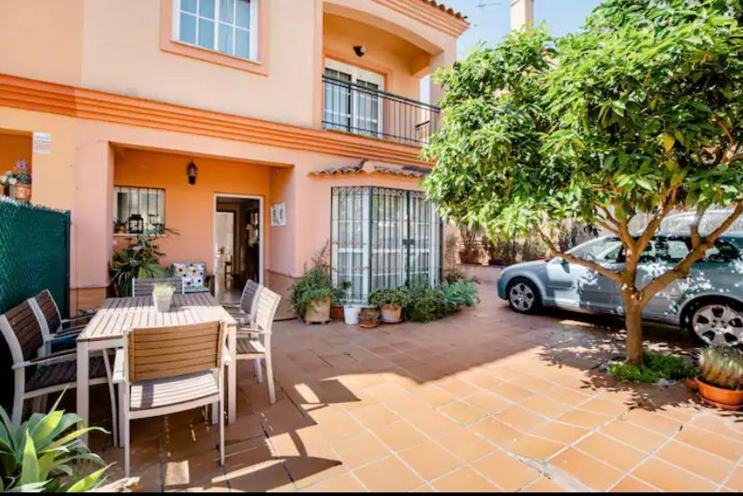 2 La Casa De Marilo Apartment Tomares Luaran gambar
